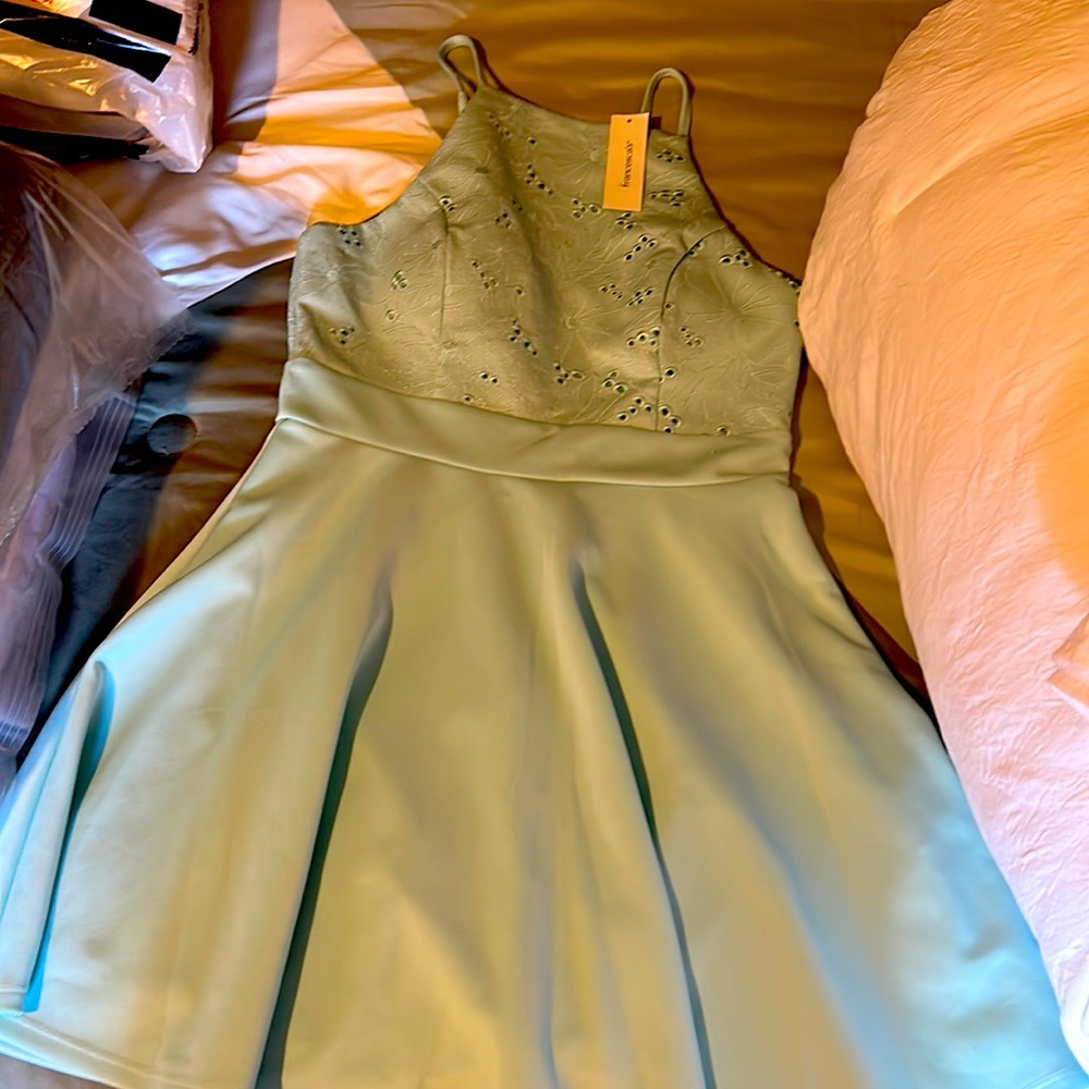 Vestido mediano corto color azul claro